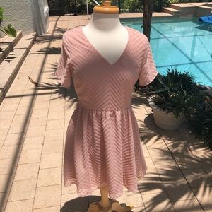 Forever 21 pink chevron dress size medium